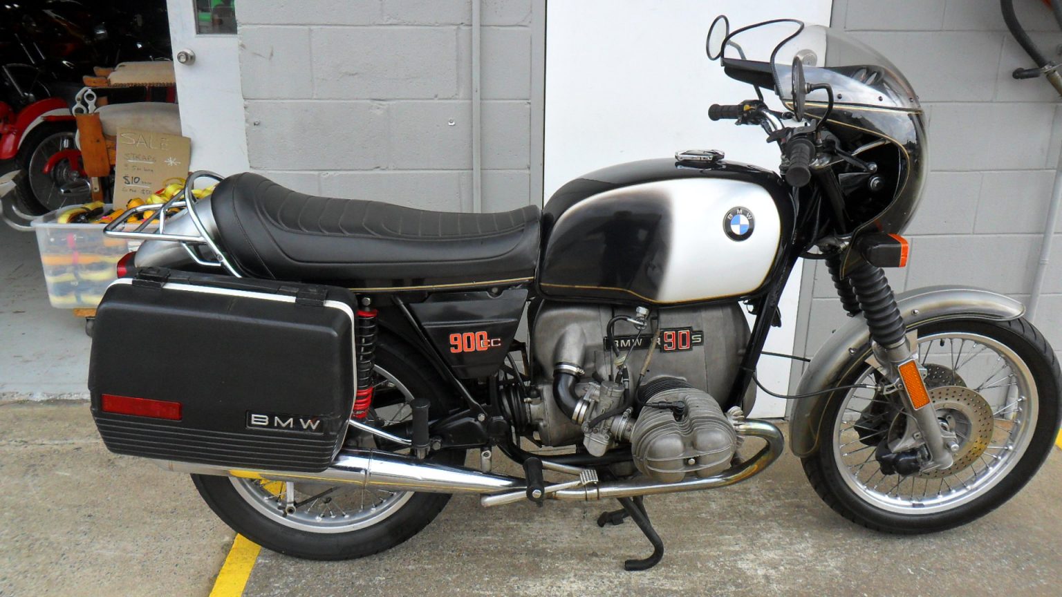 BMW R90S Silver Smoke late 1975 model, SOLD - Classic Motorcycle Sales